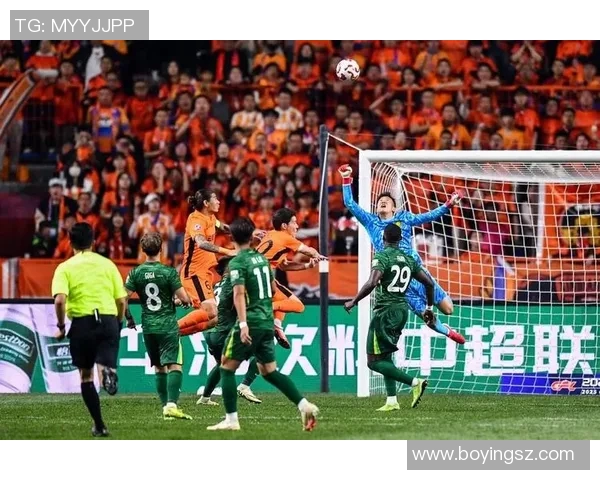 大连方一迎战山东鲁能争夺中超联赛关键三分之战