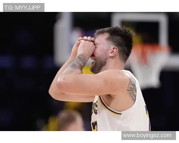 湖人对热火精彩对决全场直播回顾与分析，篮球迷不可错过的盛宴