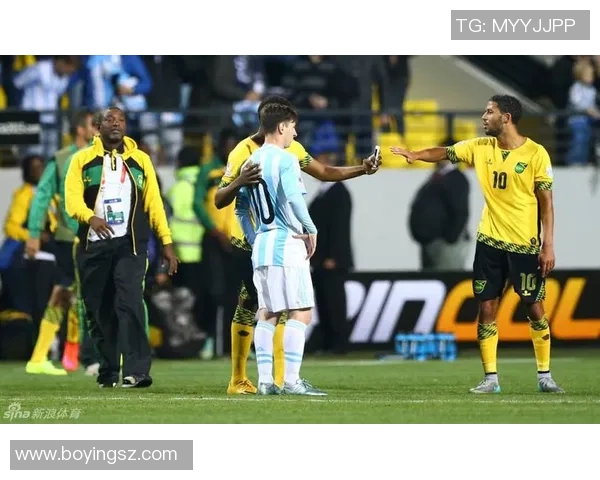 友谊赛精彩对决美国队迎战牙买加队展现足球魅力 友谊赛精彩对决美国队迎战牙买加队展现足球魅力