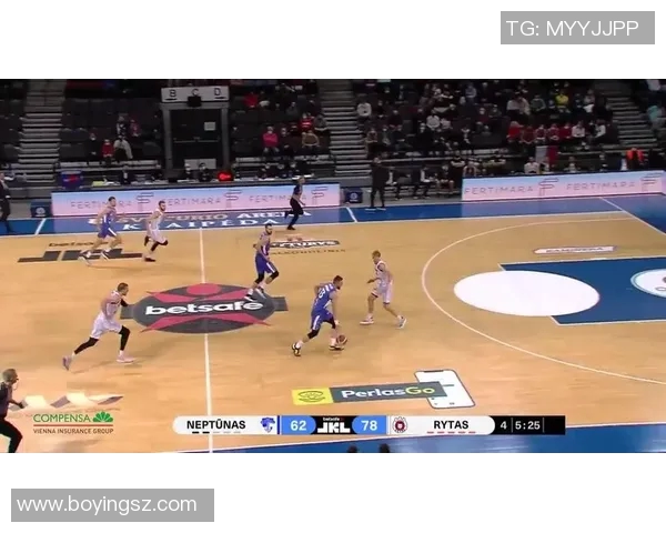 利杜禾斯与海神的精彩对决揭示了足球战术与团队协作的完美结合 利杜禾斯与海神的精彩对决揭示了足球战术与团队协作的完美结合