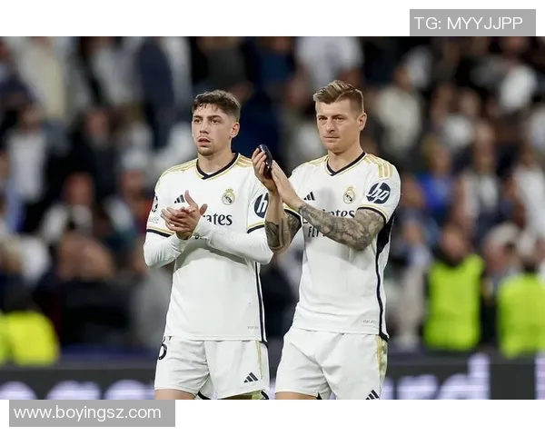 克罗斯在足球世界的传奇之路与他对现代中场的深远影响分析